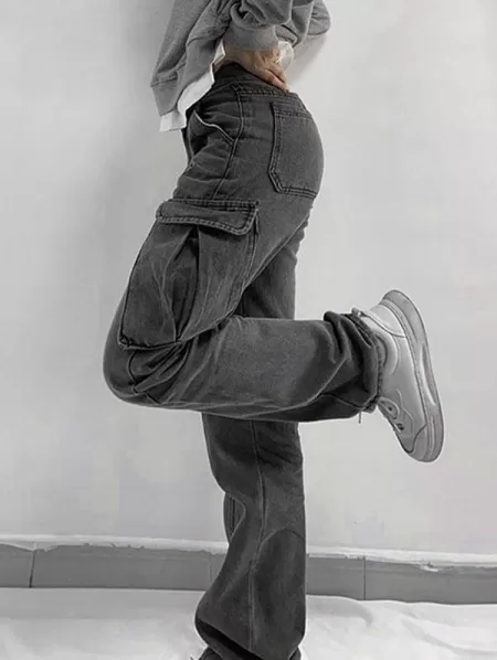 Faded Flap Pockets Tapered Cargo Jeans